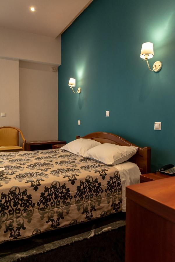 Telis Hotel Aigio Exterior photo