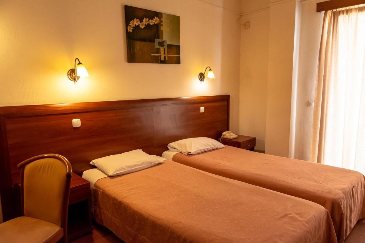 Telis Hotel Aigio Exterior photo