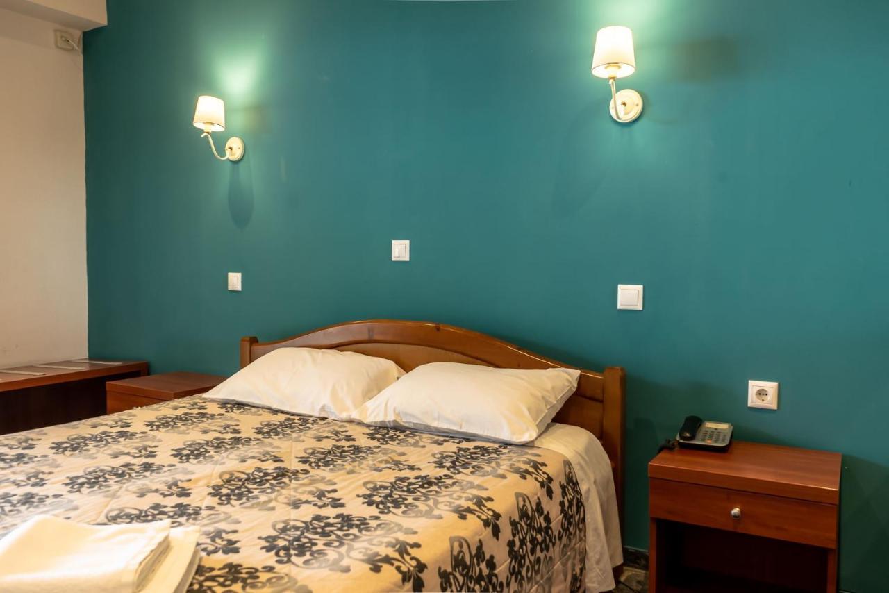 Telis Hotel Aigio Exterior photo